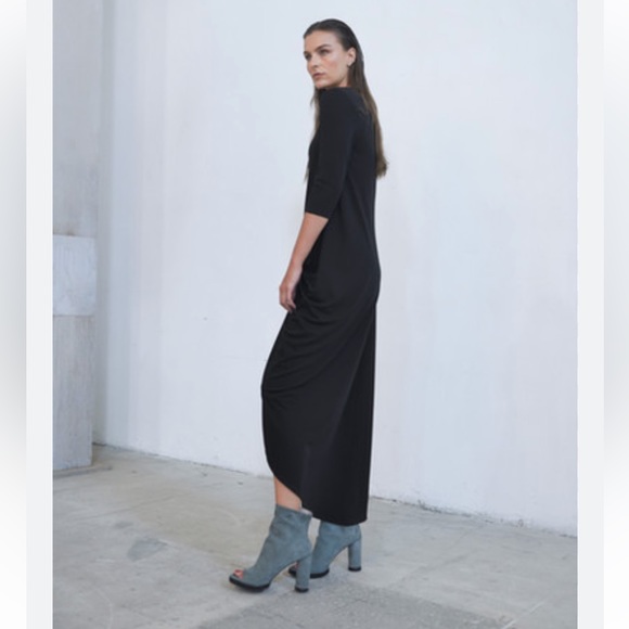 Simply Mila Gathered Black Hi-Lo Dress - Timeless Elegance with a Modern Twist - Picture 2 of 8